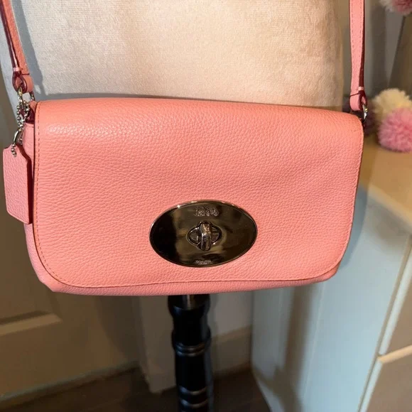 🌸 NWOT COACH F52896 Liv Turn lock Crossbody Bag Handbag Purse Pink - Picture 3 of 6